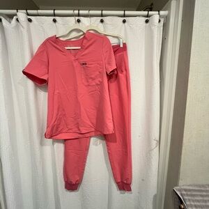 Figs PinkCoral Women’s Scrub Set